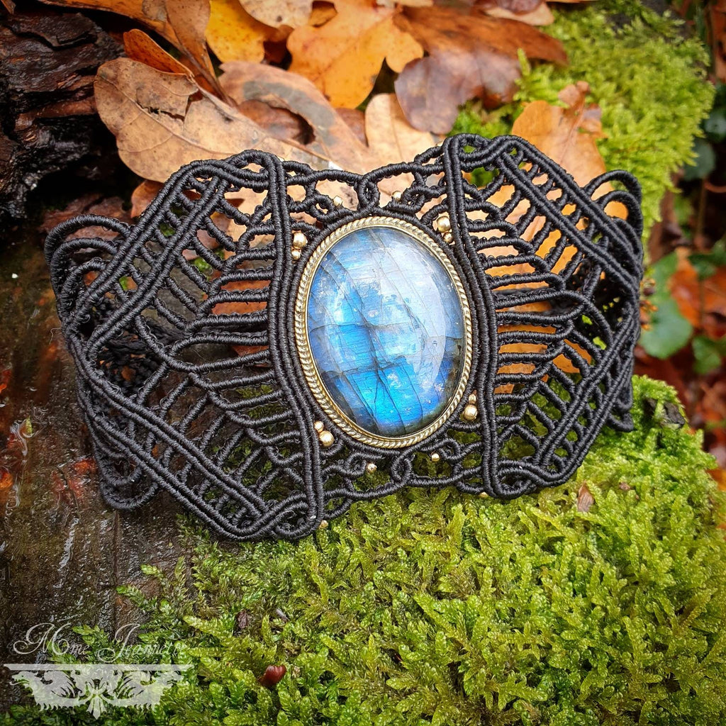 Bracelet Manchette Géométrique Labradorite bleue - Micro-macramé - Féerique, elfique, Bohème, boho chic, psytrance ,fusion