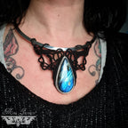 Collier Torque plastron Labradorite bleue et Micro-macramé noir - Collier Bohème, boho chic, féerique, collier elfique