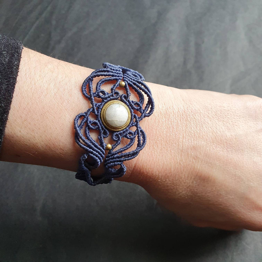 Bijoux Micro-Macramé bleu marine, Pierre de Lune et Agate