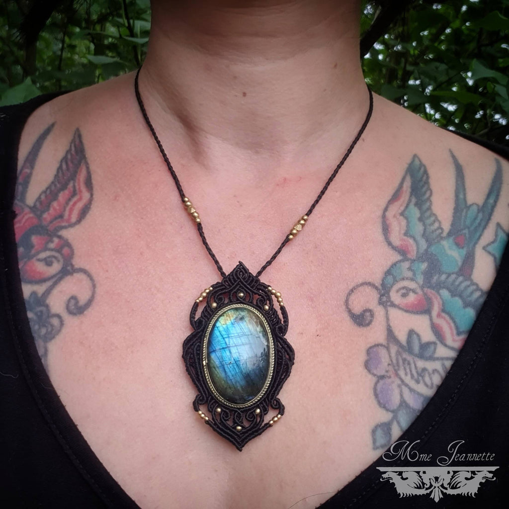 Pendentifs Labradorite et Micro-macramé noir - Bohème, boho chic, hippie, lithothérapie, tribal, wicca, pierre protectrice