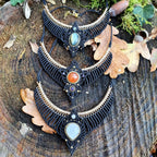 Collier plastron Cornaline & Améthyste - Micro-macramé noir - Bohème, ethnique