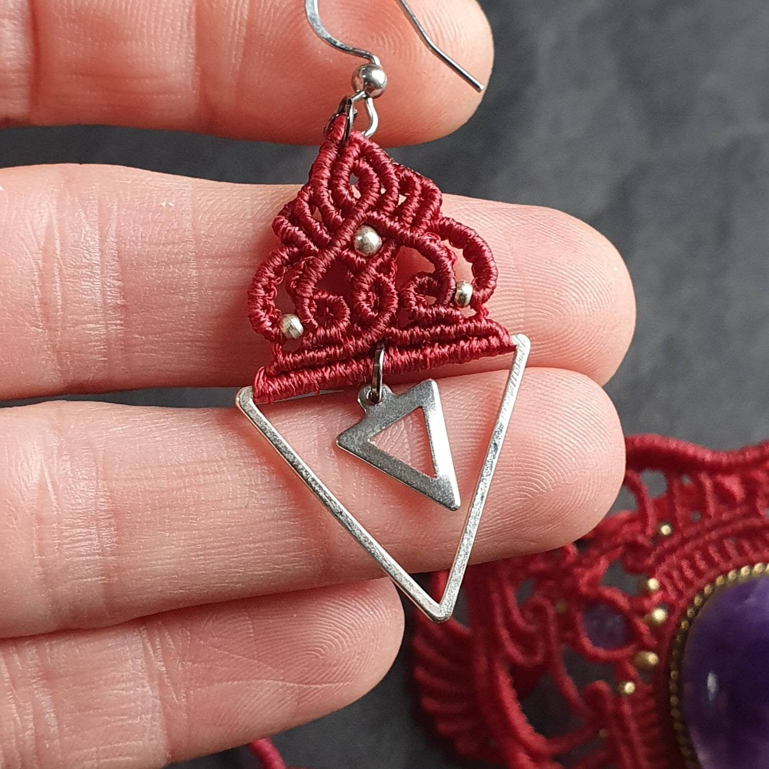 Bijoux Micro-Macramé rouge et Améthyste