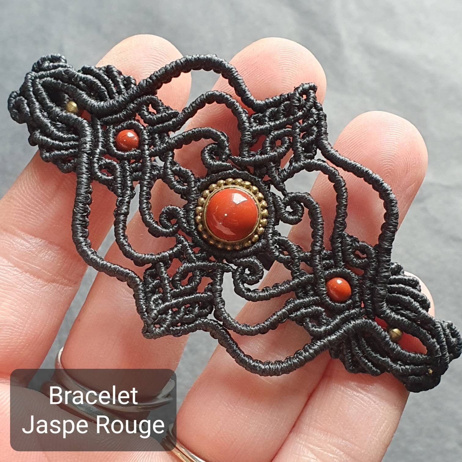 Bijoux Micro-Macramé Noir et Jaspe Rouge