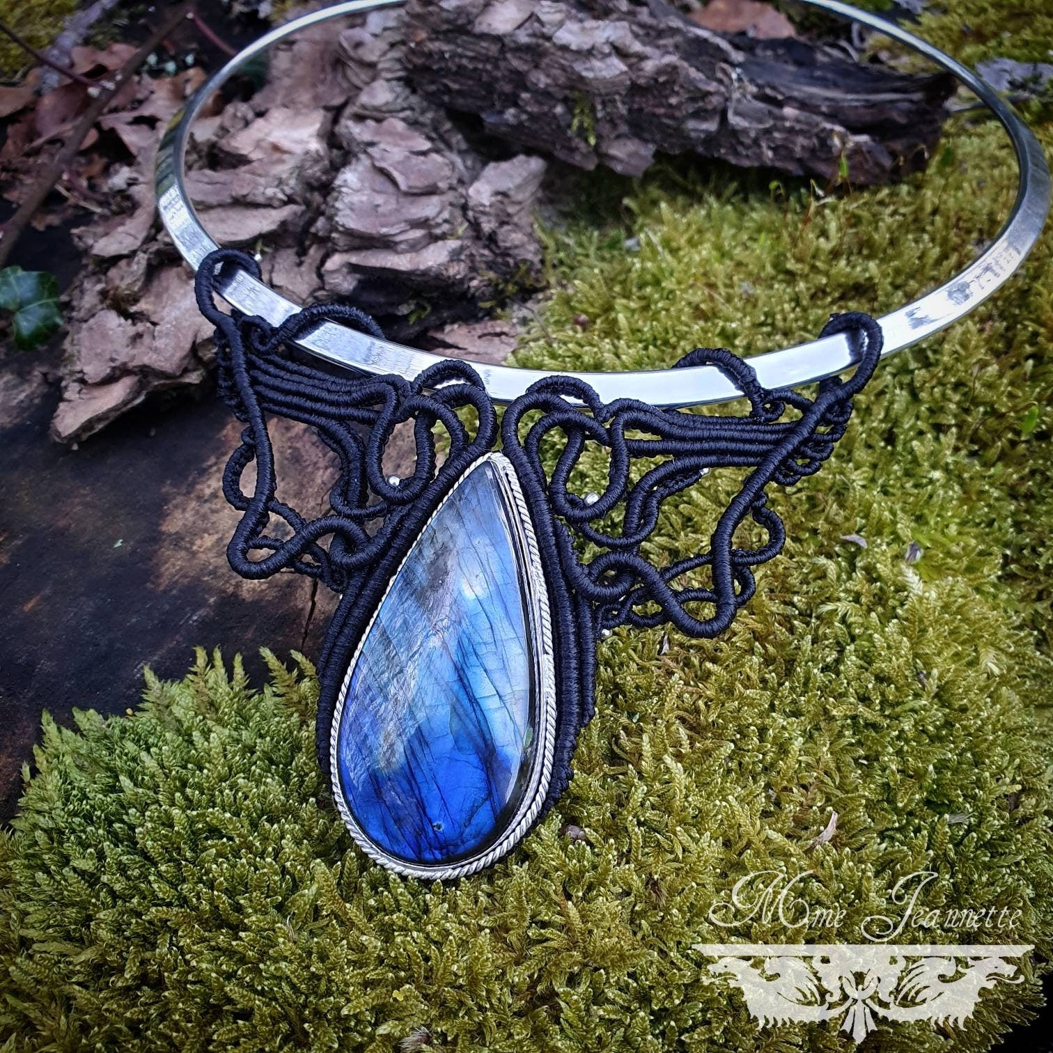 Collier Torque plastron Labradorite bleue et Micro-macramé noir - Collier Bohème, boho chic, féerique, collier elfique