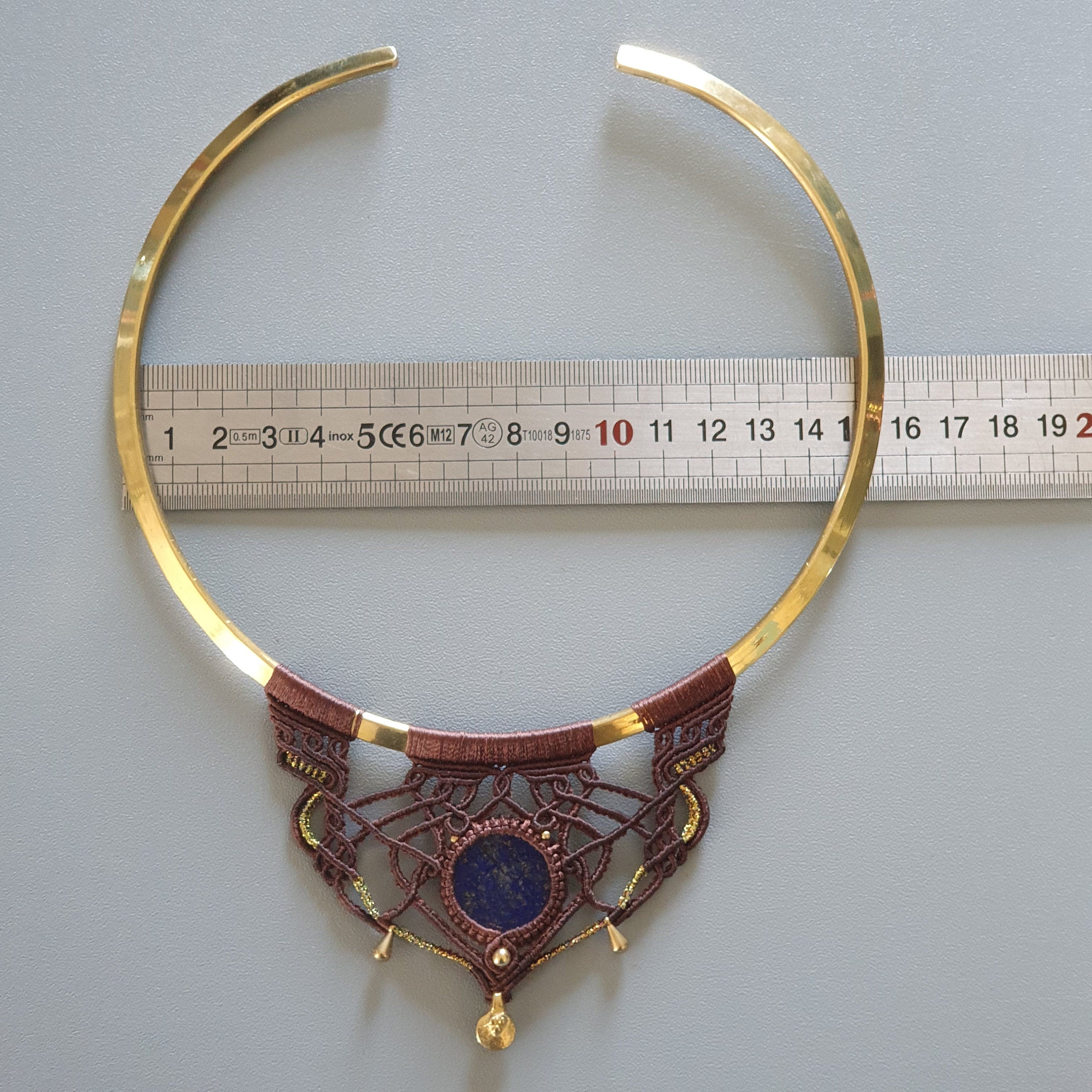 Collier Torque Plastron Lapis-lazuli et Micro-macramé - Collier tribal, ethnique