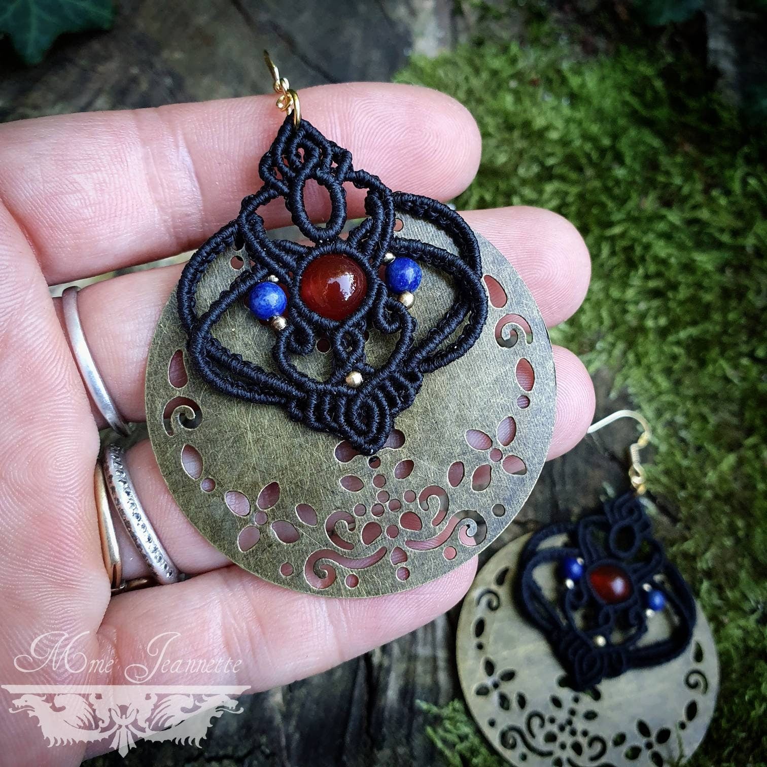 Boucles d'oreilles Créoles Micro-macramé Bohème, tribal avec Cornaline et Lapis-lazuli - Boucles d'oreilles Ethniques, tribales, Égyptiennes