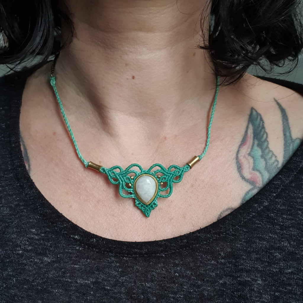 Bijoux Micro-Macramé bleu marine, Pierre de Lune et Agate