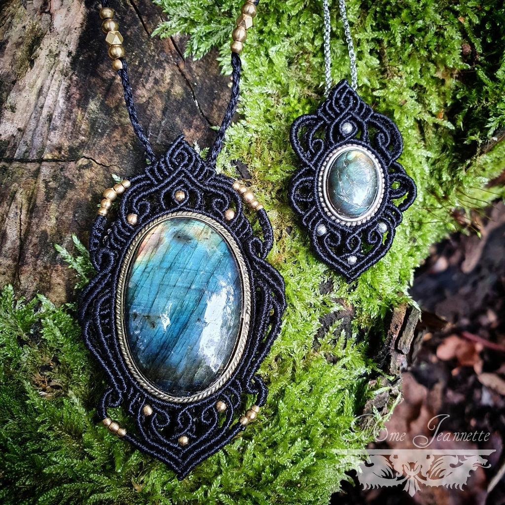 Pendentifs Labradorite et Micro-macramé noir - Bohème, boho chic, hippie, lithothérapie, tribal, wicca, pierre protectrice