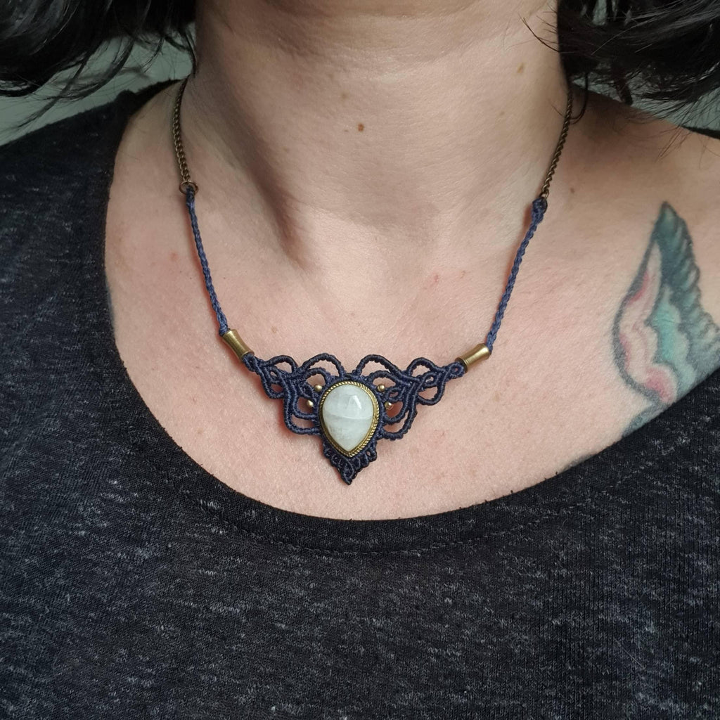 Bijoux Micro-Macramé bleu marine, Pierre de Lune et Agate