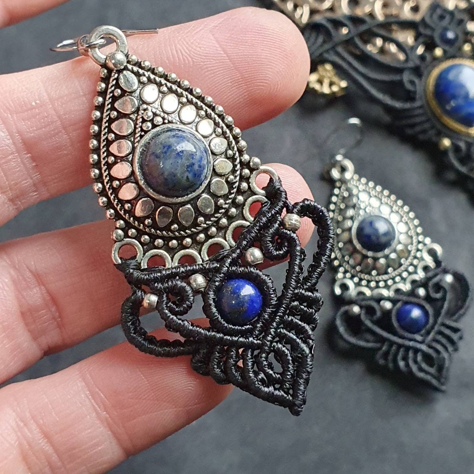 Bijoux Micro-Macramé noir et Lapis-lazuli
