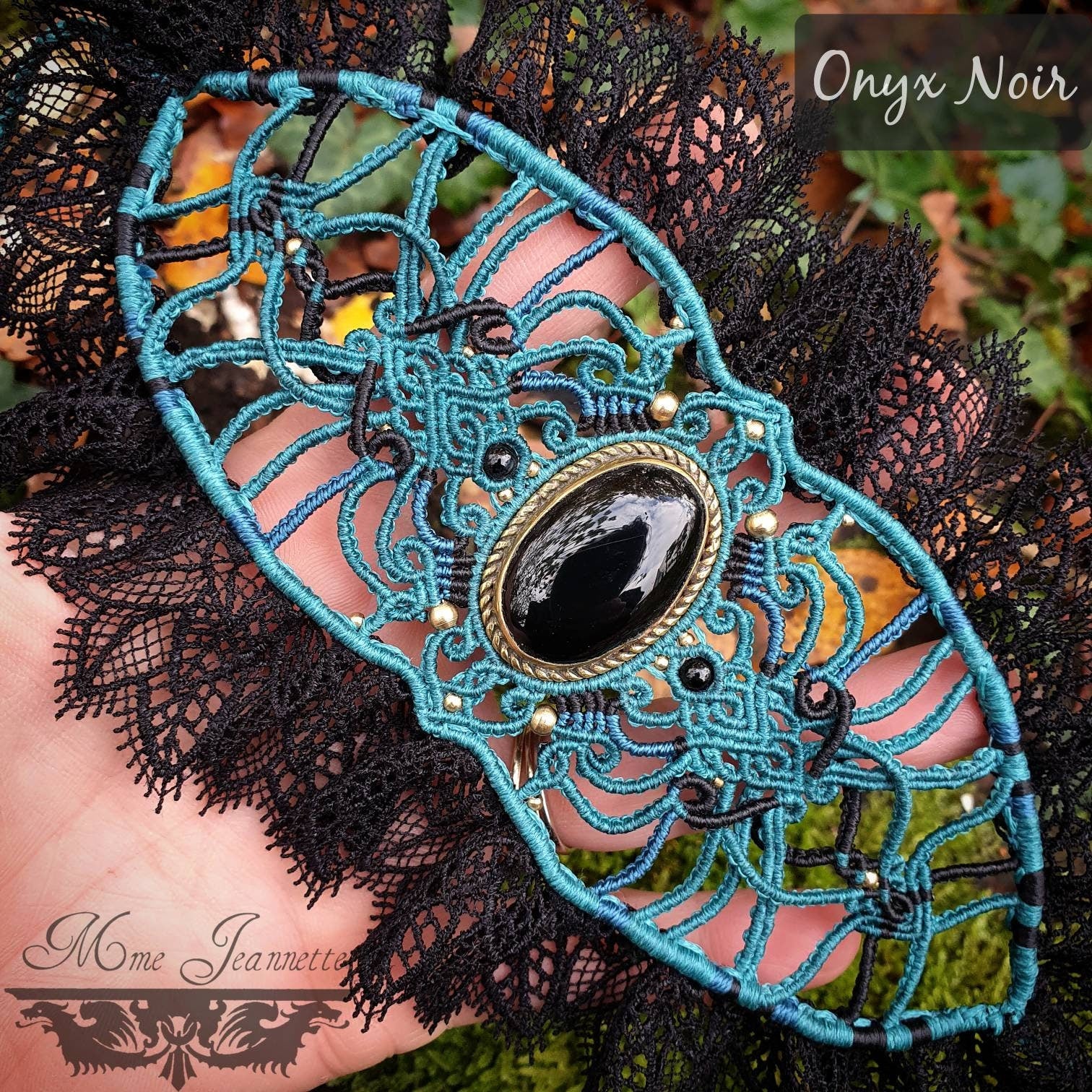 Bracelet Manchette Baroque - Micro-macramé & Labradorite bleue et Onyx Noir - Néo-gothique, steampunk, emo, romantique, baroque