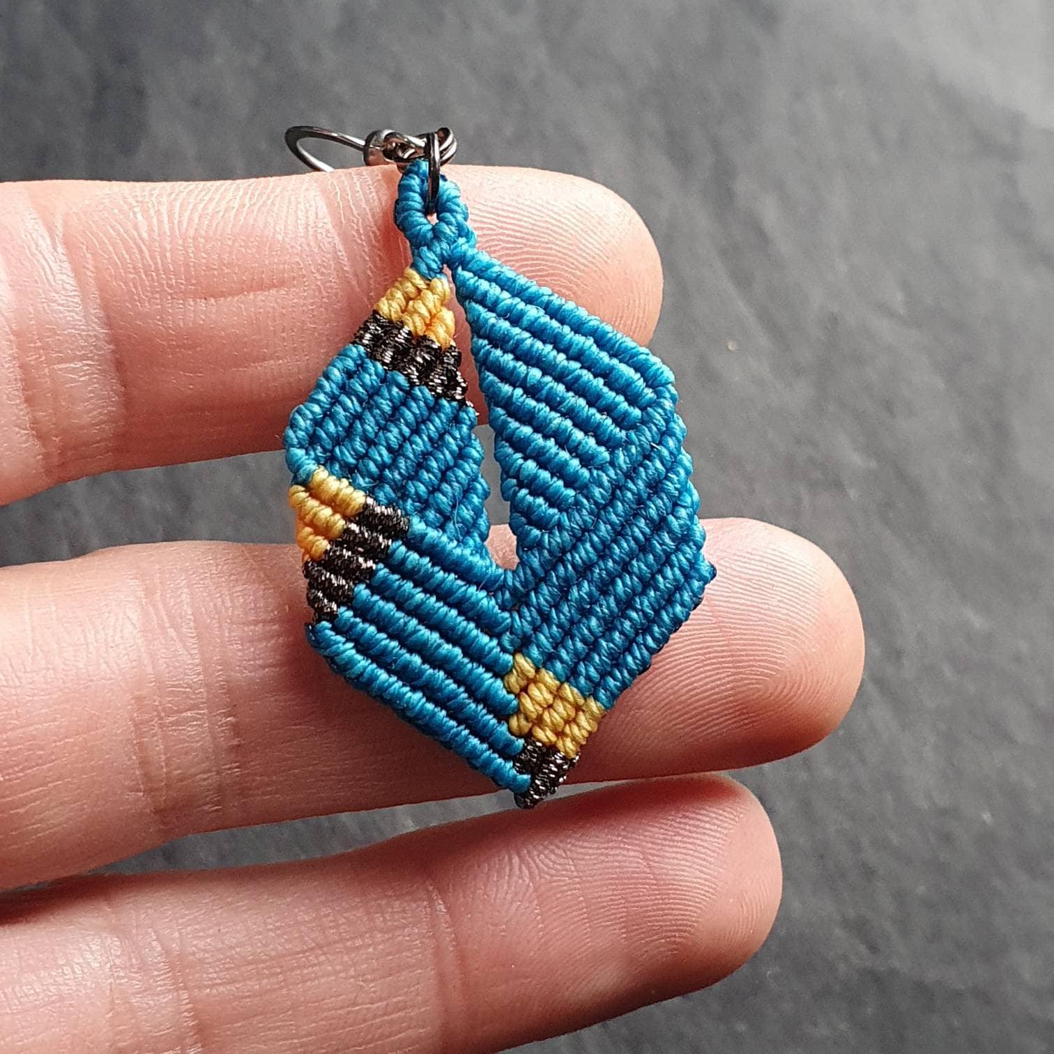 Bijoux Micro-Macramé Noir et turquoise