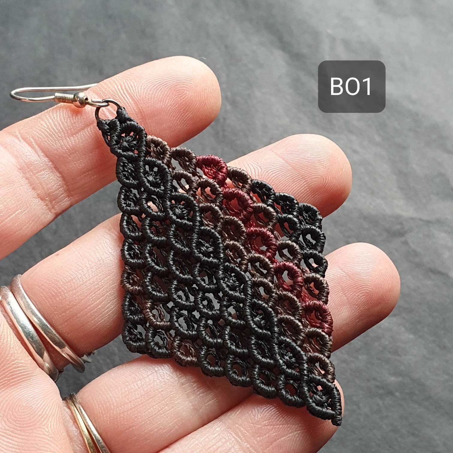 Bijoux Micro-Macramé Noir et Jaspe Rouge